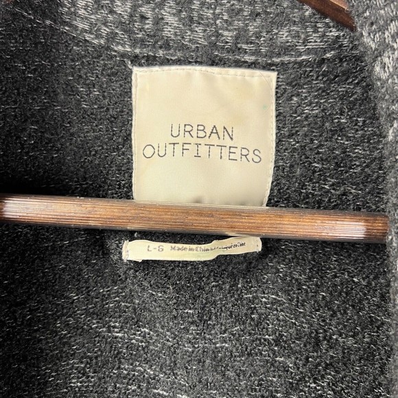 Urban Outfitters Women’s Wool Gray Black Heavyweight Wool Cardigan Sweater Sz L - Picture 4 of 9